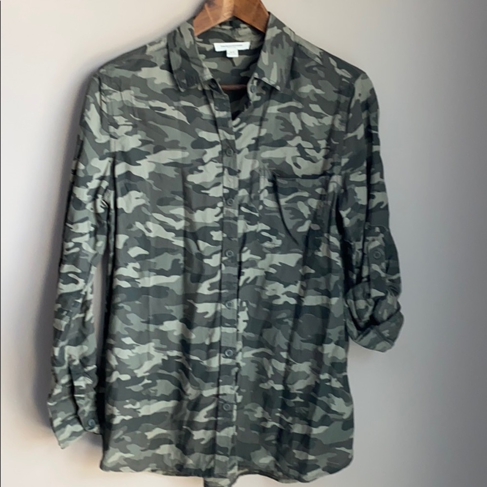BeachLunchLounge Alana Camo Button Down S - Picture 3 of 6